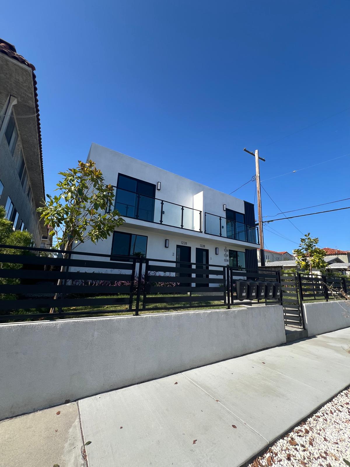 1230 W 8th St Unit 3