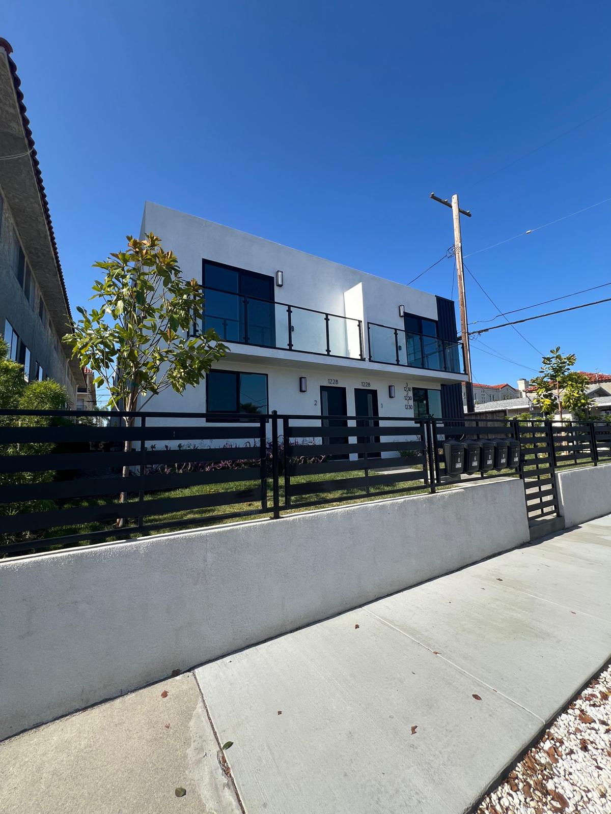 1230 W 8th St Unit 3