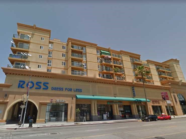 Hollyview Apartments exterior