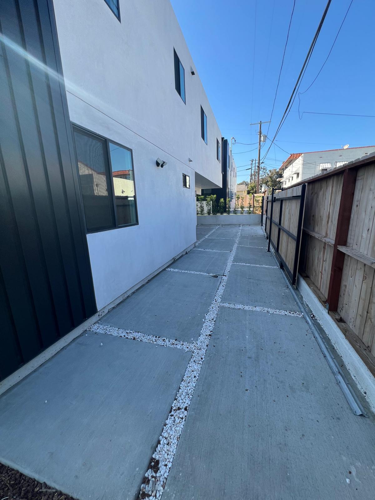 1230 W 8th St Unit 3