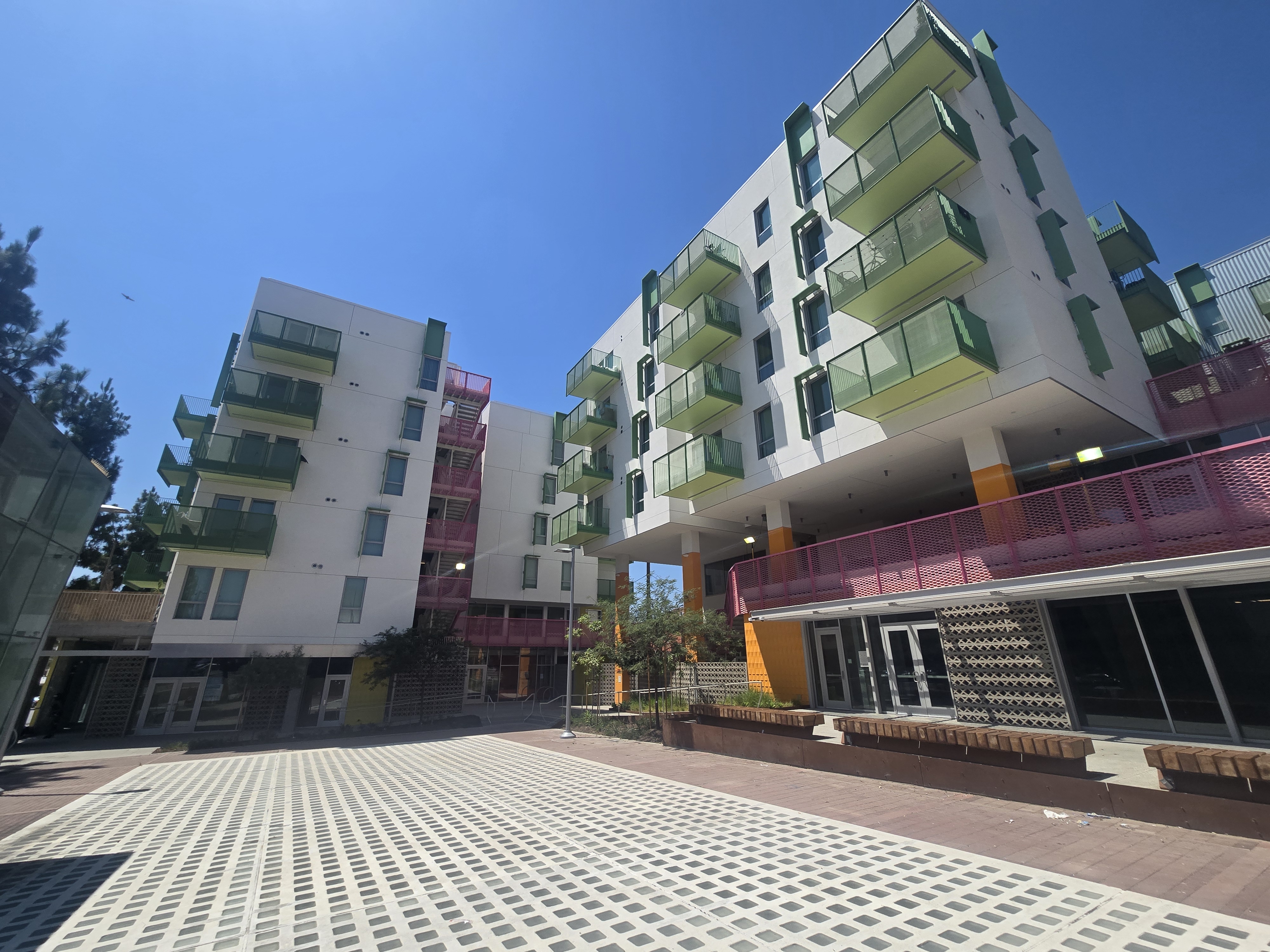 Building pictures