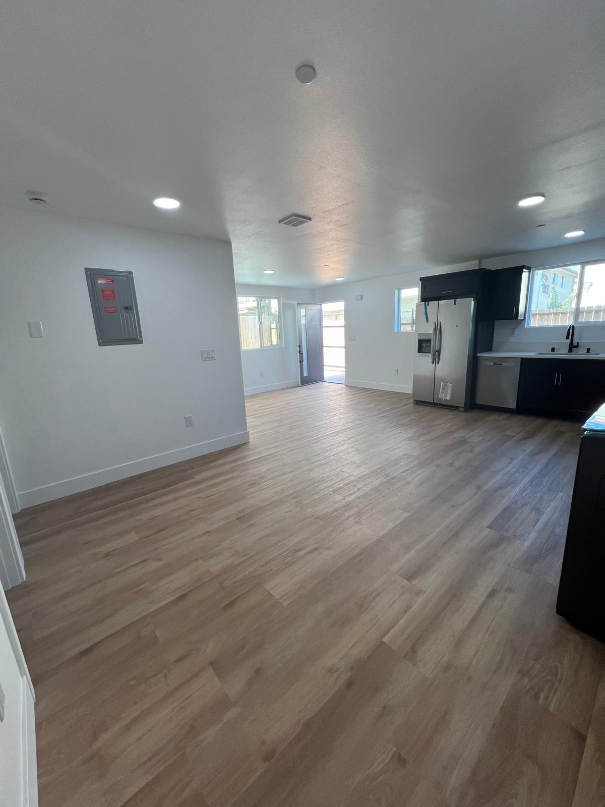 1230 W 8th St Unit 3