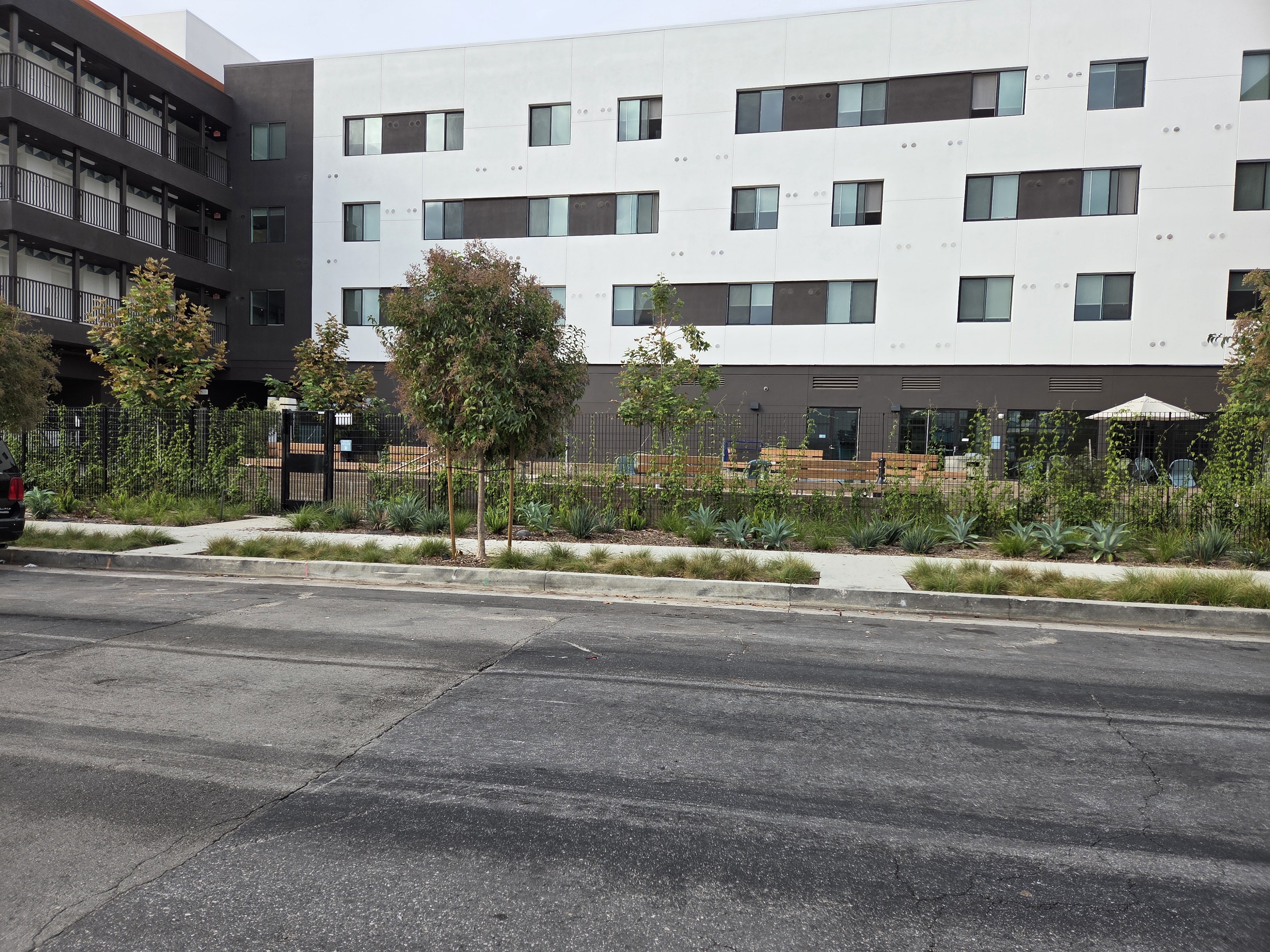 The Cielo. Court Yard Side View