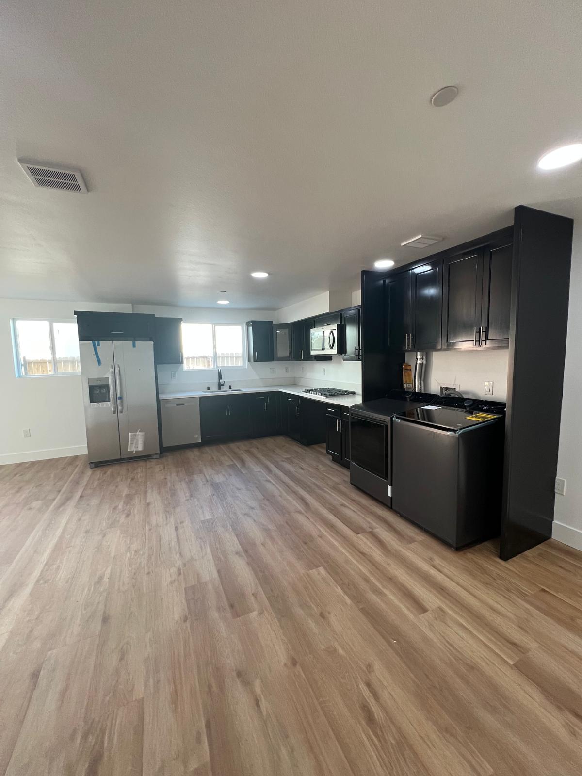 1230 W 8th St Unit 3