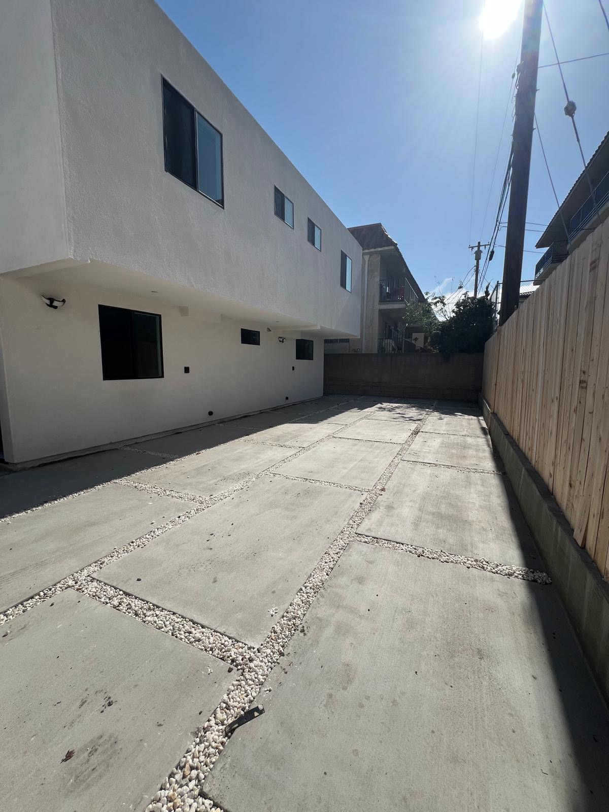 1230 W 8th St Unit 3