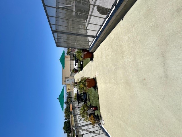 HFL VAN NUYS ROOF TOP AREA