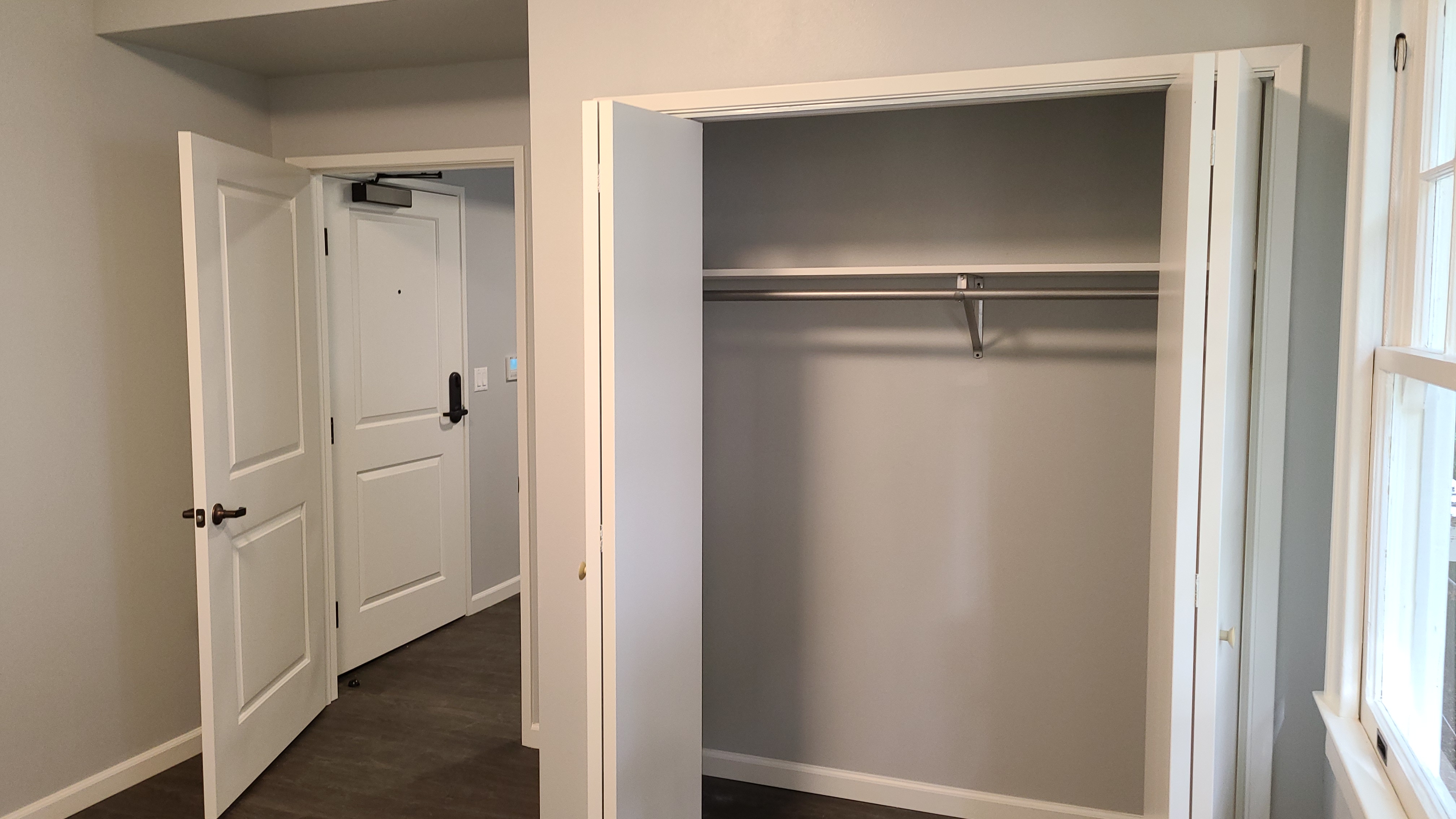 one bedroom - room closet