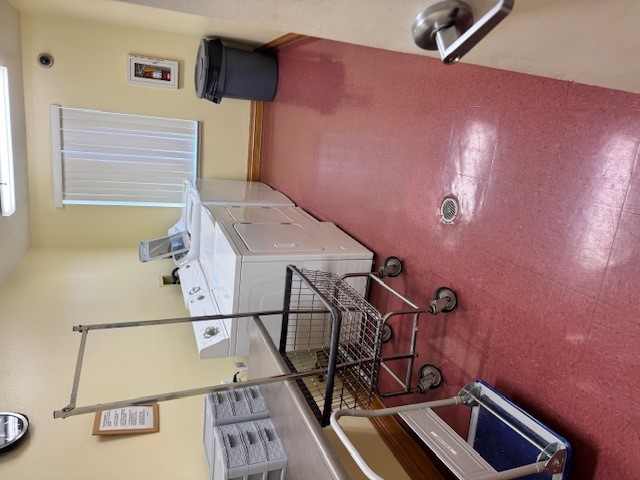 HFL VAN NUYS LAUNDRY ROOM