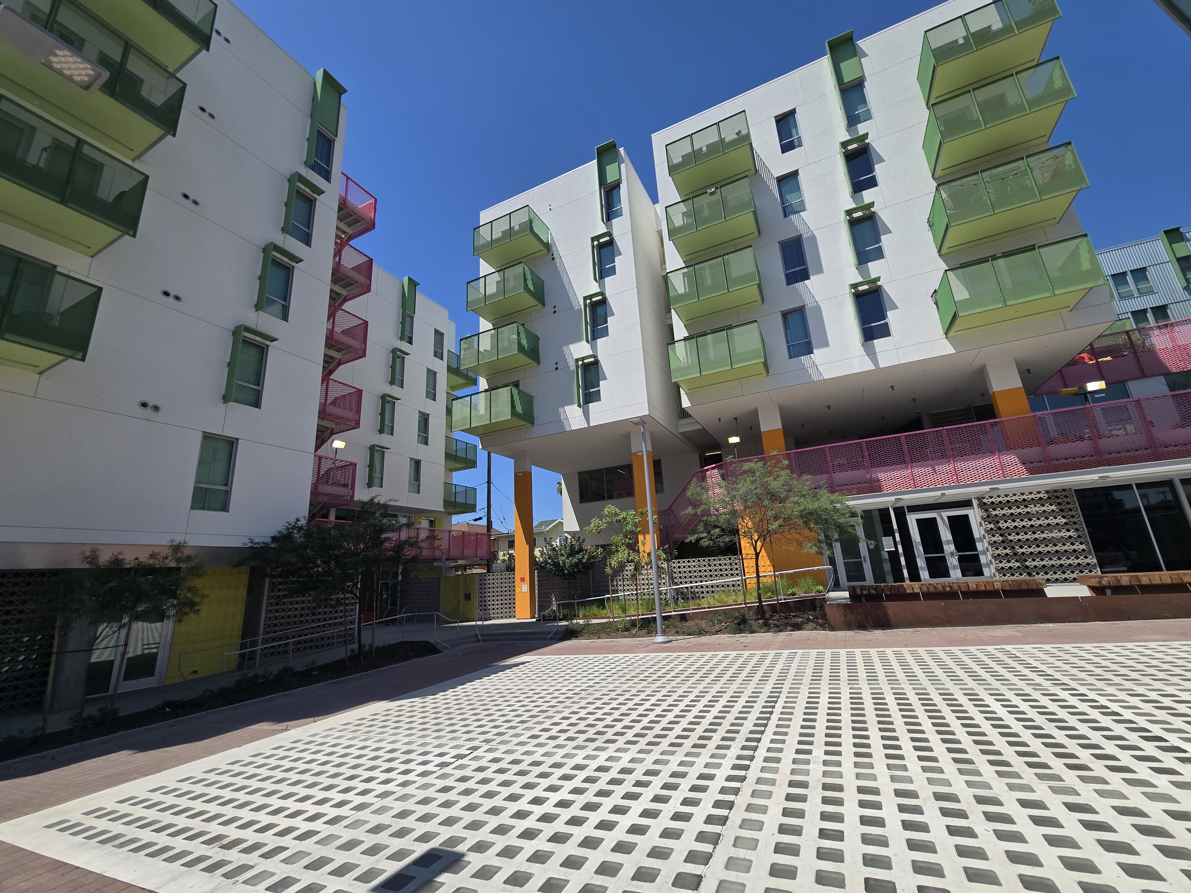 Building pictures